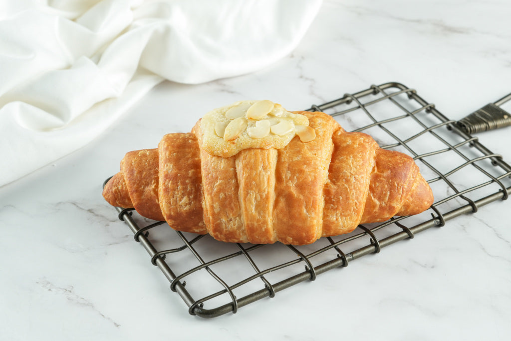 ALMOND CROISSANT