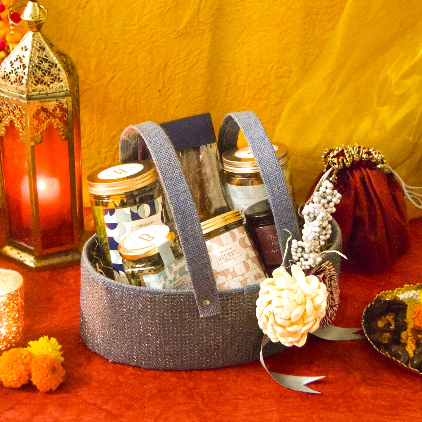 GREY JUTE HAMPER